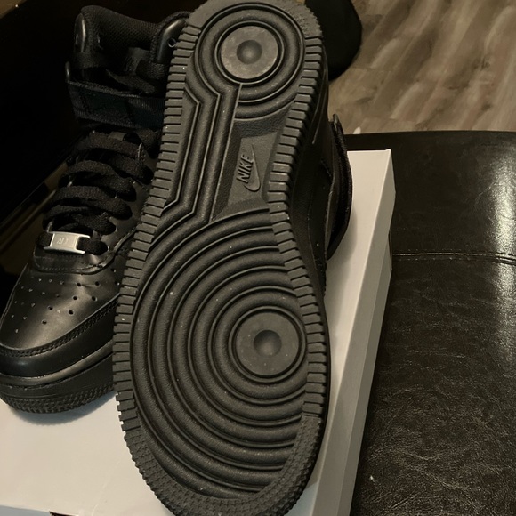 Nike Air Force 1 High LE (GS) Size 4Y - Picture 6 of 6